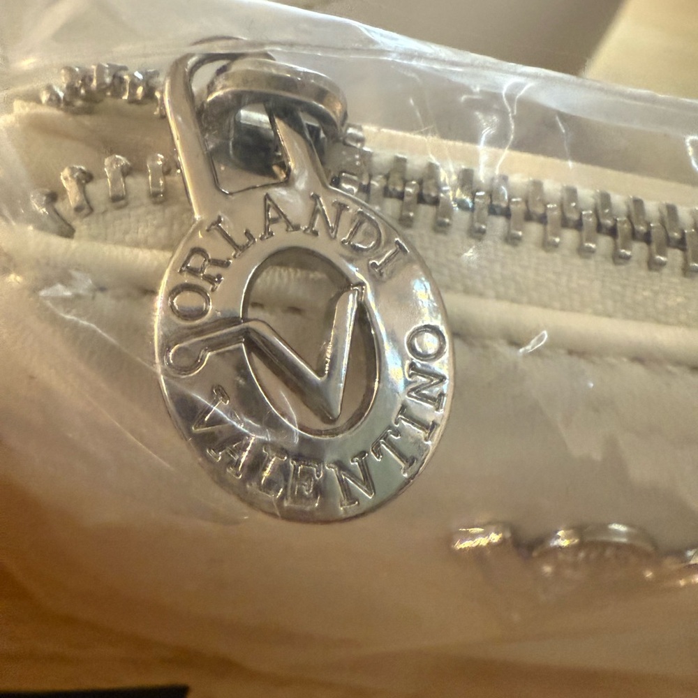 NWT Snow White Valentino Orlandi Handbag and Coin Purse Retail $289 - Picture 10 of 14